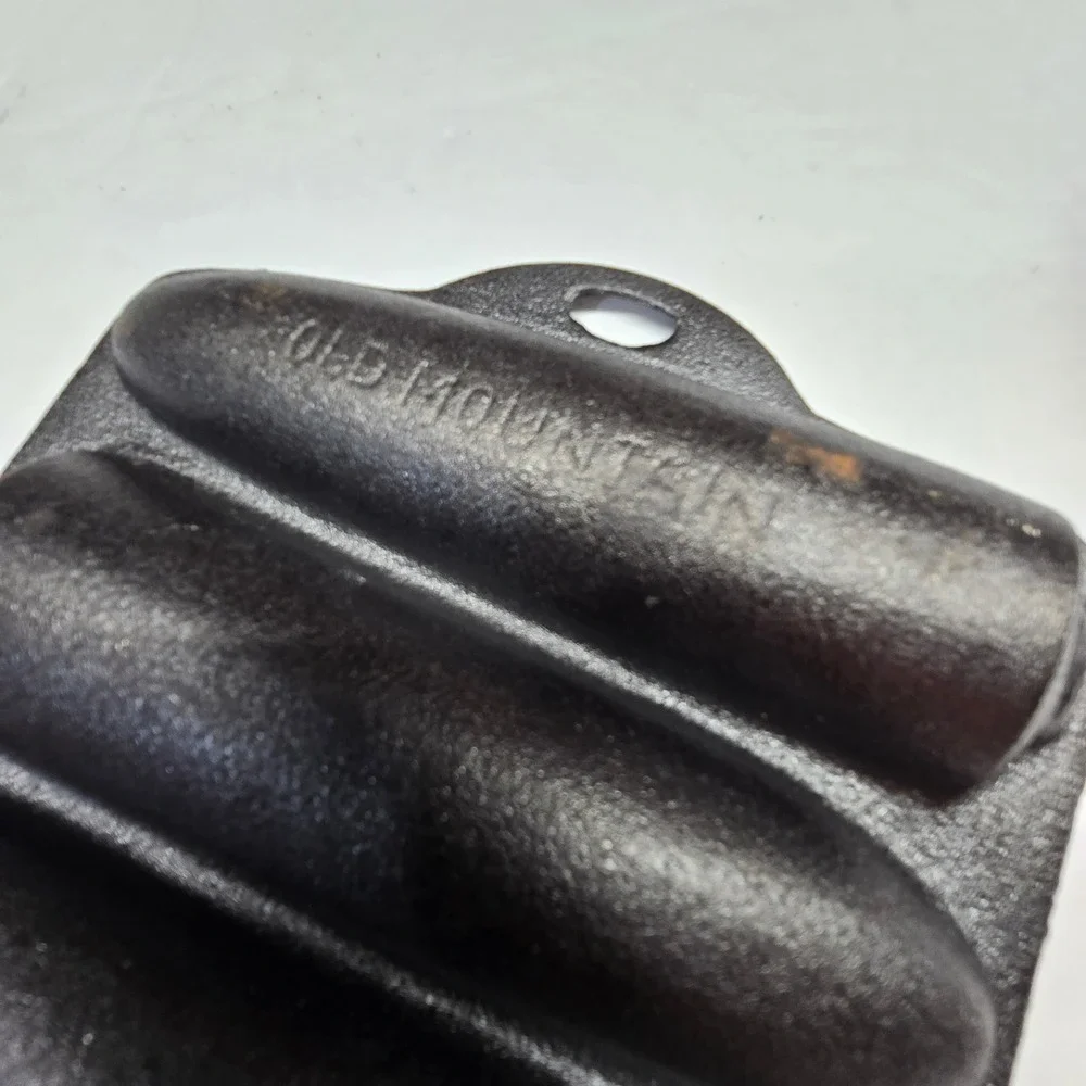 Vintage Old Mountain Cornbread Pan Black Cast Iron 7 Slot Cornstick Mold Kitchen